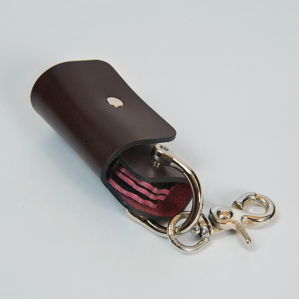 キーホルダーのようにコンパクトで、キーケースのような使い心地